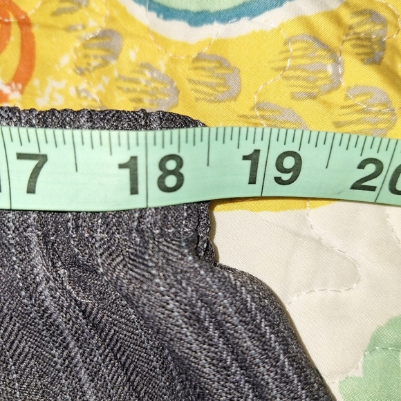 A bundle of 3 ladies slacks in a size 24W. Pre-loved and in great condition. - Picture 11 of 16